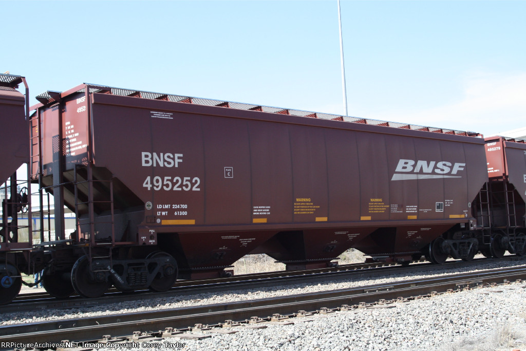 BNSF 495252